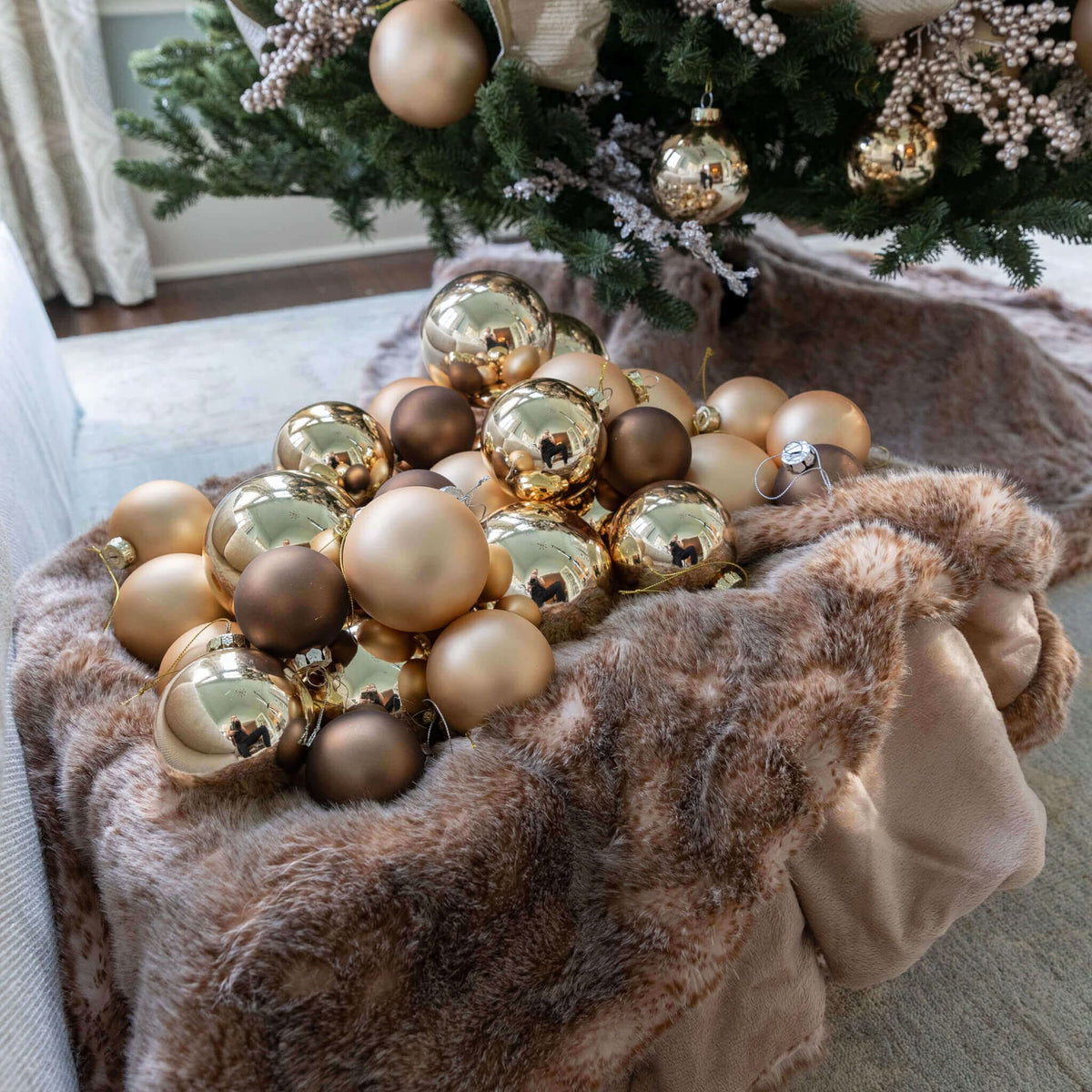 Conjunto de Bolas Natalinas Douradas em Vidro (24 Peças)